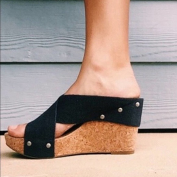 Lucky Brand Shoes - NWT Women’s Lucky Brand “Miller 2” Wedge Sandal Black Size 10